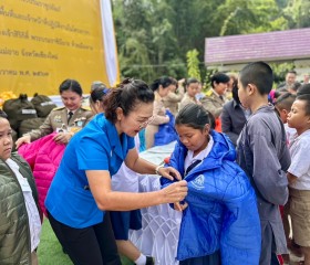 นายพลากร สุวรรณรัฐ องคมนตรี นายกมูลนิธิราชประชานุเคราะห์ฯ ... พารามิเตอร์รูปภาพ 11