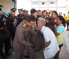 สมเด็จพระเจ้าอยู่หัว ทรงพระกรุณาโปรดเกล้าฯ ให้ พลเอกไพบูลย์ ... พารามิเตอร์รูปภาพ 5