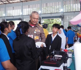 พลเรือเอก พงษ์เทพ หนูเทพ องคมนตรี ... พารามิเตอร์รูปภาพ 2