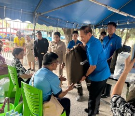 นายวิลาศ รุจิวัฒนพงศ์ รองประธานฝ่ายบรรเทาทุกข์ ... พารามิเตอร์รูปภาพ 5