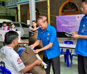 นายวิลาศ รุจิวัฒนพงศ์ รองประธานฝ่ายบรรเทาทุกข์ ... พารามิเตอร์รูปภาพ 4