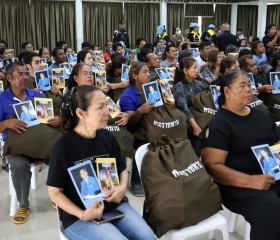 พระบาทสมเด็จพระเจ้าอยู่หัว ทรงพระกรุณาโปรดเกล้าฯ ให้ พลเอก ... พารามิเตอร์รูปภาพ 6