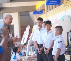 พลเรือเอก พงษ์เทพ หนูเทพ องคมนตรี ... พารามิเตอร์รูปภาพ 2