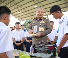 พลเรือเอก พงษ์เทพ หนูเทพ องคมนตรี ... พารามิเตอร์รูปภาพ 4