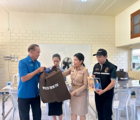 นายวิลาศ รุจิวัฒนพงศ์ รองประธานฝ่ายบรรเทาทุกข์ ... พารามิเตอร์รูปภาพ 1