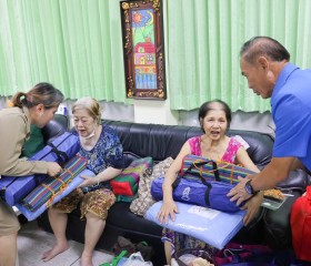 นายวิลาศ รุจิวัฒพงศ์ รองประธานฝ่ายบรรเทาทุกข์ ... พารามิเตอร์รูปภาพ 2