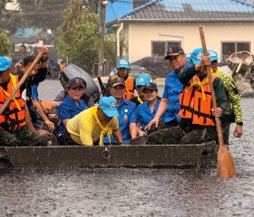นายพลากร สุวรรณรัฐ องคมนตรี นายกมูลนิธิราชประชานุเคราะห์ฯ ... พารามิเตอร์รูปภาพ 38