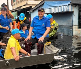 นายพลากร สุวรรณรัฐ องคมนตรี นายกมูลนิธิราชประชานุเคราะห์ฯ ... พารามิเตอร์รูปภาพ 13