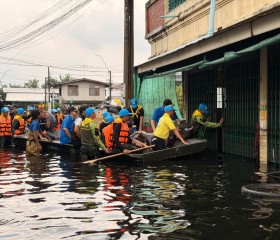 นายพลากร สุวรรณรัฐ องคมนตรี นายกมูลนิธิราชประชานุเคราะห์ฯ ... พารามิเตอร์รูปภาพ 16