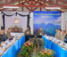 นายพลากร สุวรรณรัฐ องคมนตรี นายกมูลนิธิราชประชานุเคราะห์ ... พารามิเตอร์รูปภาพ 5