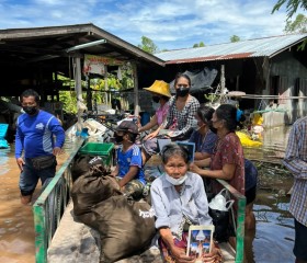 นายวิลาศ รุจิวัฒนพงศ์ รองประธานฝ่ายบรรเทาทุกข์ ... พารามิเตอร์รูปภาพ 6